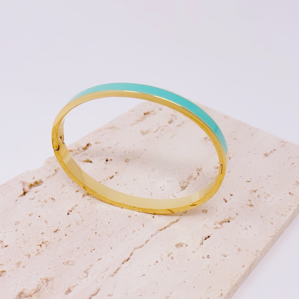 Elegant Gold and Turquoise Bangle Bracelet
